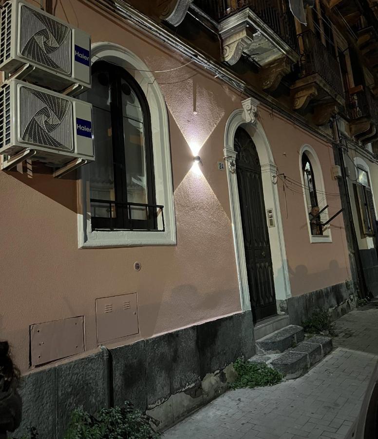 Simo'S Houses Катания Екстериор снимка
